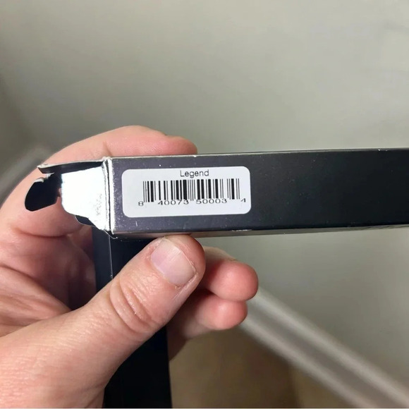 New in Package Haus Laubs Glam Attack All Over Shimmer Powder in Legend - Picture 3 of 4